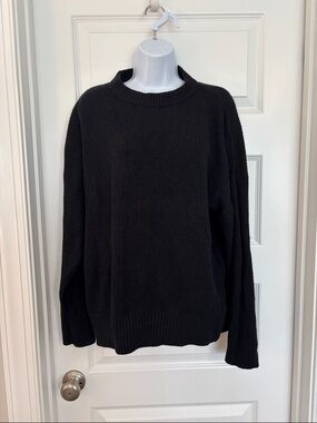 Old Navy Black Crewneck Sweater - Ribbed Trim
